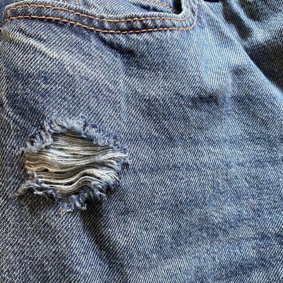 Old Navy Slouchy Straight Jeans - Picture 9 of 12